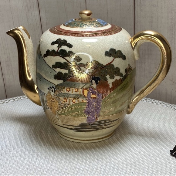 Antique Satsuma from Japan Meiji research: Vatican.com or eBay for more … - Picture 6 of 16